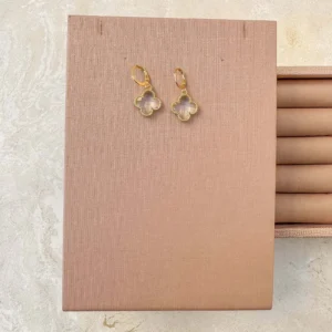 BRINCO ARGOLINHA TREVO PEDRA E CRISTAL. INSP, VANCLEEF