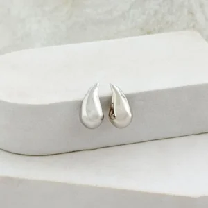 Brinco Gota Curvada Abaulada