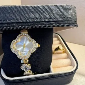 Relógio Aço Inox Trevo Cravejado Off white