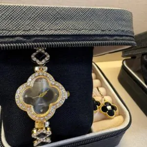 Relógio Watch Aço Inox Trevo Cravejado Fundo marrom e pedras Onix